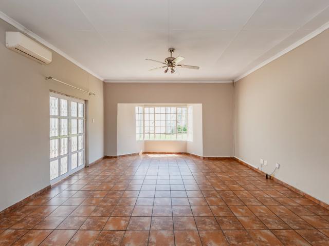 3 Bedroom House For Sale in Castleview