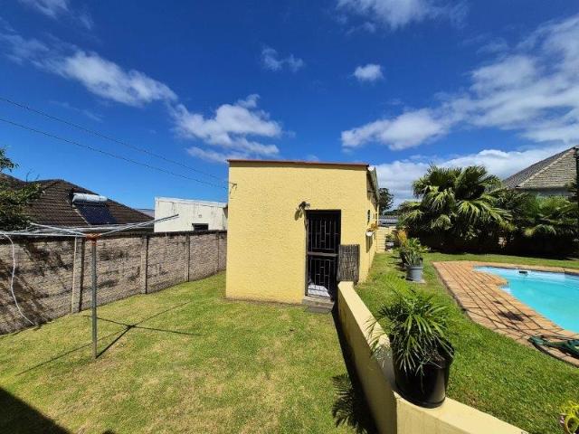 3 Bedroom House For Sale in Chiselhurst