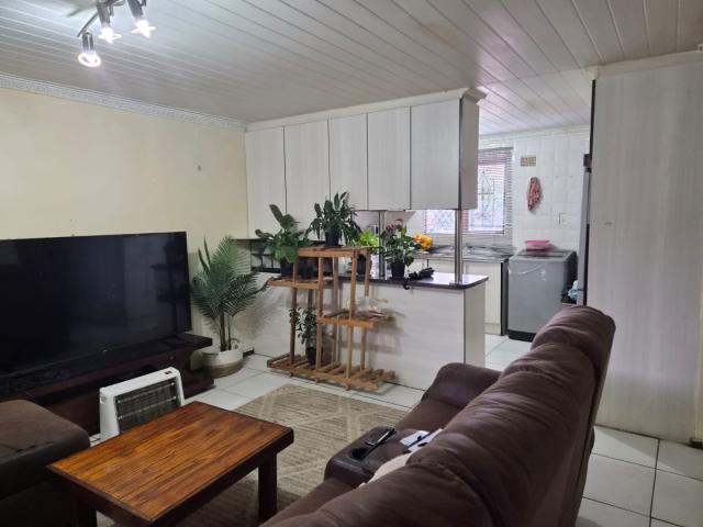 3 Bedroom House For Sale in Club View