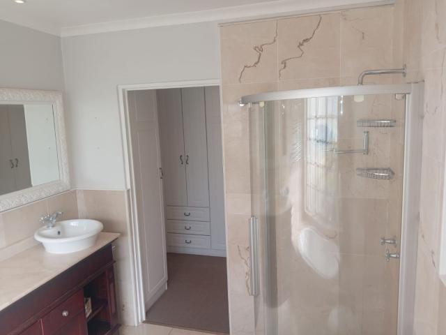 3 Bedroom House For Sale in Clubview