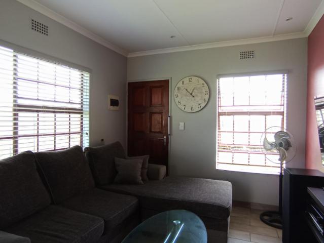 3 Bedroom House For Sale in Clayville East
