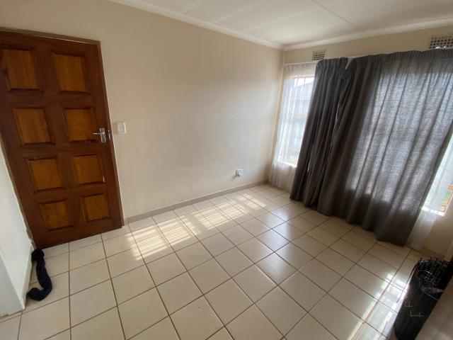 3 Bedroom House For Sale in Clayville