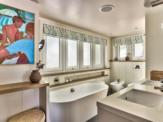3 Bedroom House For Sale in Clifton