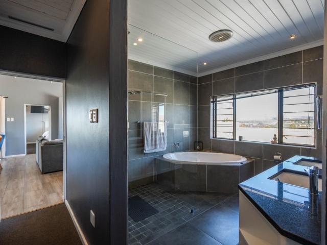 3 Bedroom House For Sale in Cradock Heights