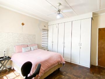 3 Bedroom House For Sale in Crosby