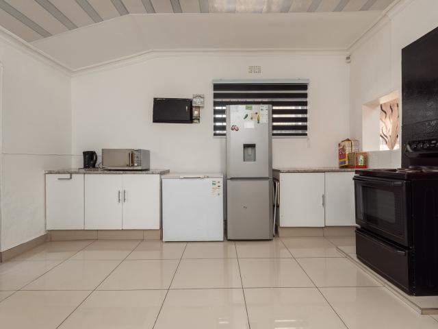 3 Bedroom House For Sale in Crown Gardens
