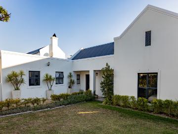 3 Bedroom House For Sale in Croydon Olive Estate