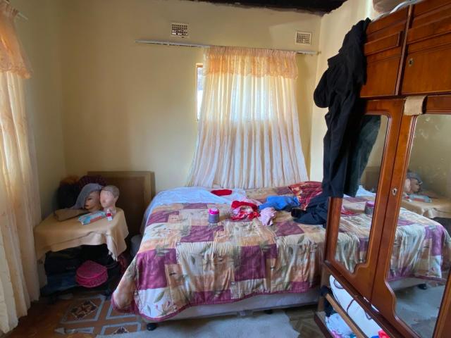 3 Bedroom House For Sale in Amahlongwa