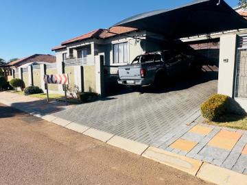 3 Bedroom House For Sale in Amandasig