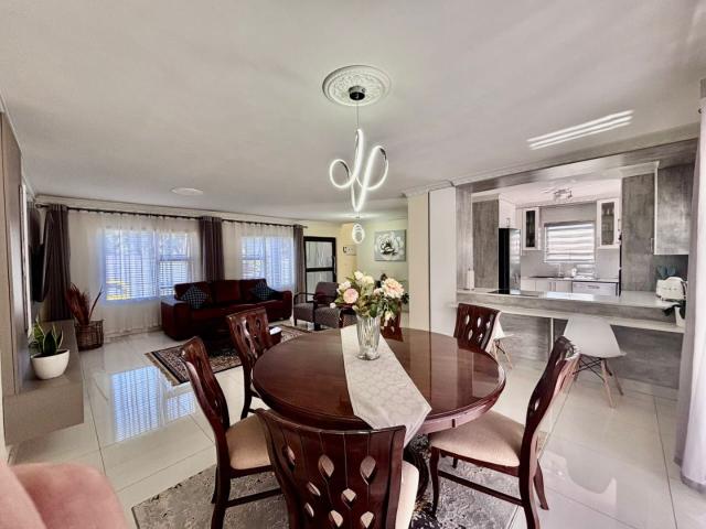 3 Bedroom House For Sale in Amandasig
