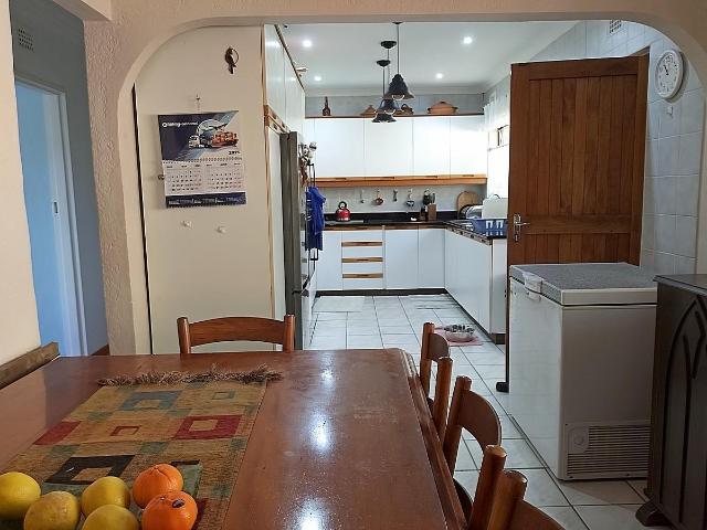 3 Bedroom House For Sale in Amanzimtoti