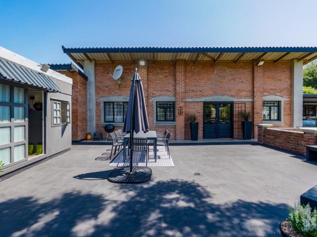 3 Bedroom House For Sale in Amanzimtoti