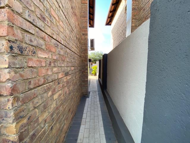 3 Bedroom House For Sale in Annlin