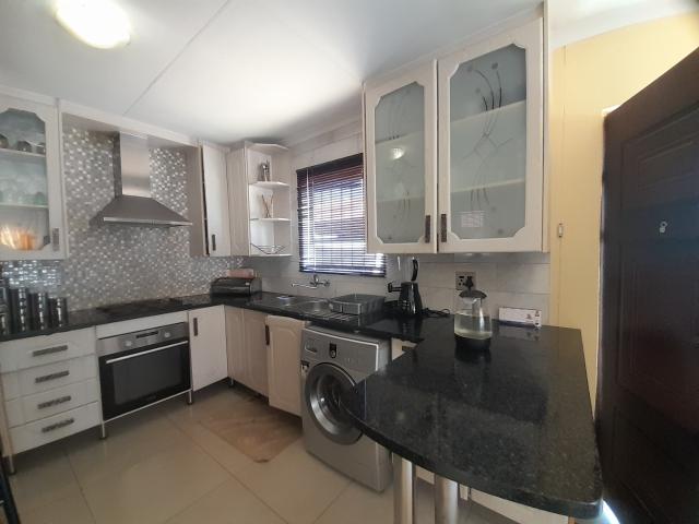 3 Bedroom House For Sale in Alveda