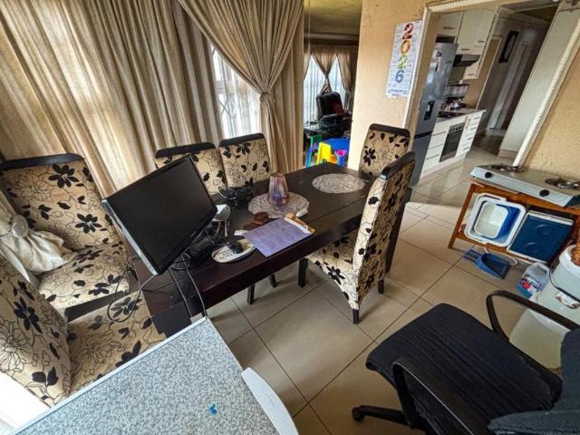 3 Bedroom House For Sale in Alveda
