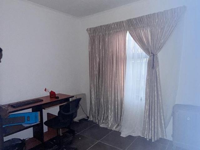 3 Bedroom House For Sale in Alveda