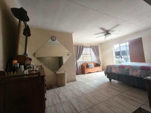 3 Bedroom House For Sale in Alberton North