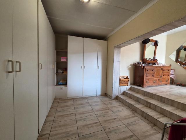 3 Bedroom House For Sale in Alberton North