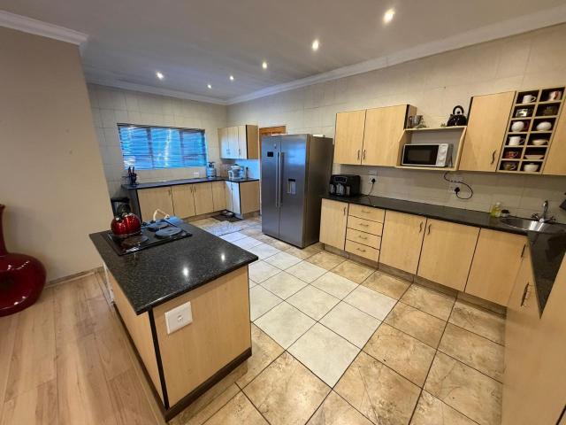 3 Bedroom House For Sale in Arcon Park