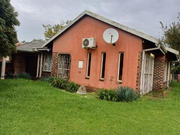 3 Bedroom House For Sale in Arcon Park