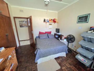 3 Bedroom House For Sale in Athlone Park