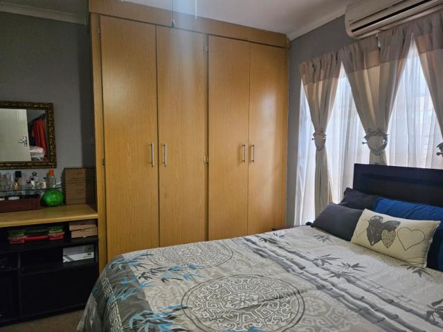 3 Bedroom House For Sale in Azalea Park