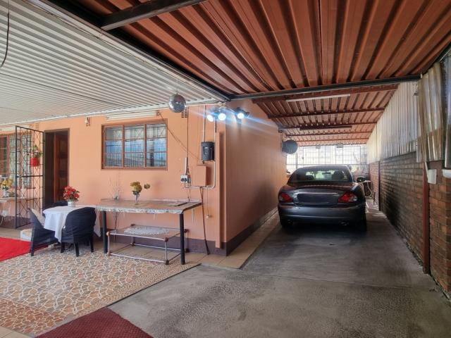 3 Bedroom House For Sale in Bombay Heights