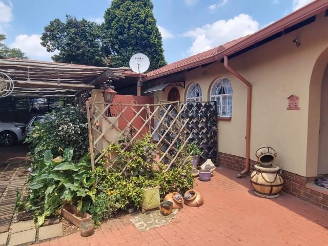 3 Bedroom House For Sale in Bonaero Park