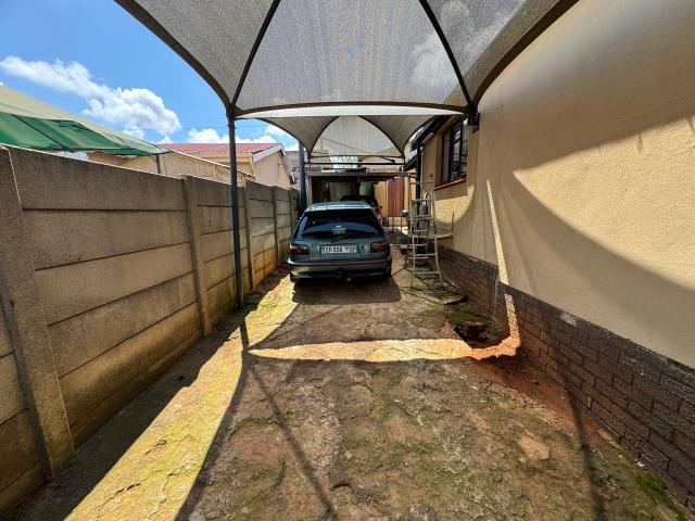 3 Bedroom House For Sale in Bosmont