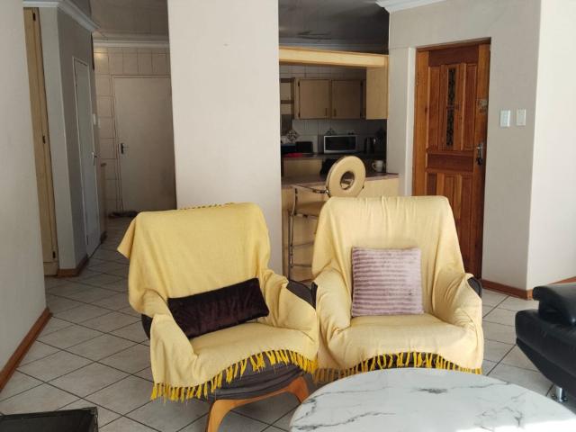 3 Bedroom House For Sale in Bayswater
