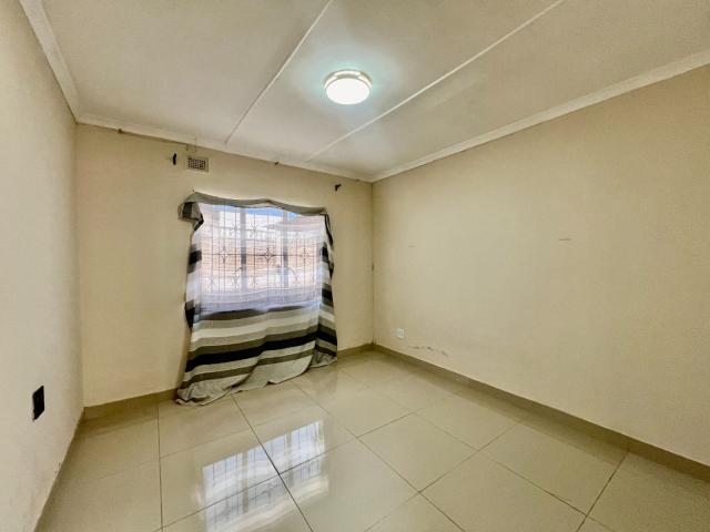 3 Bedroom House For Sale in Bakerville Heights