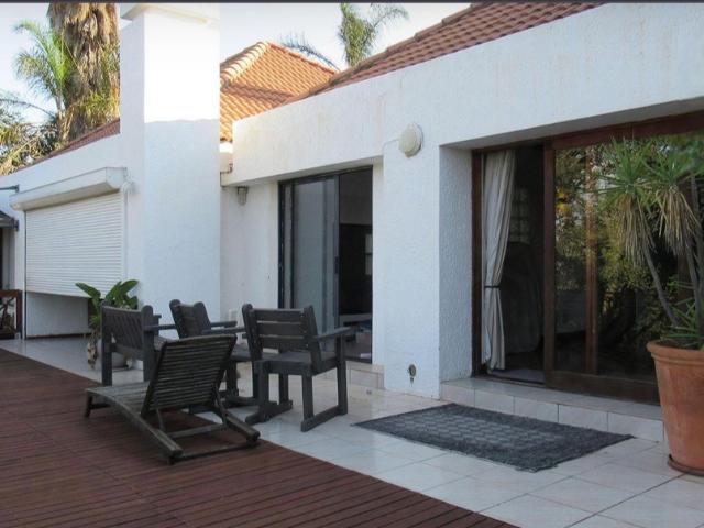 3 Bedroom House For Sale in Bassonia
