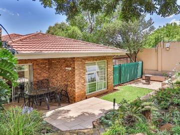 3 Bedroom House For Sale in Bassonia