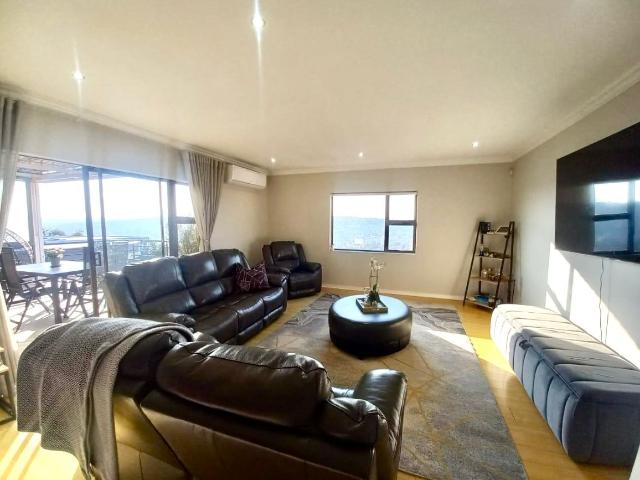 3 Bedroom House For Sale in Bassonia