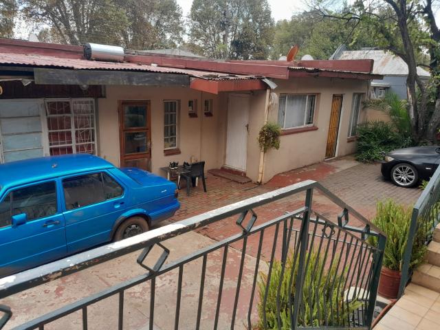 3 Bedroom House For Sale in Bezuidenhout Valley