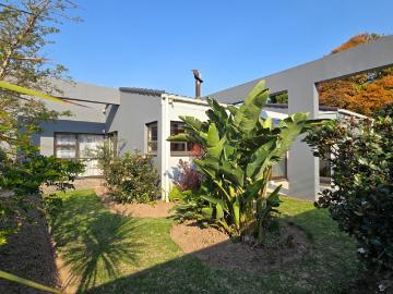 3 Bedroom House For Sale in Beacon Bay
