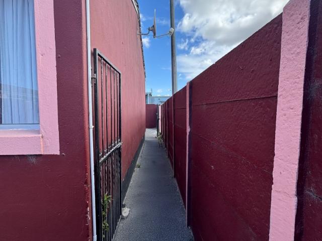 3 Bedroom House For Sale in Beacon Valley
