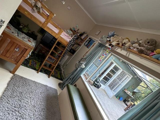 3 Bedroom House For Sale in Bedford