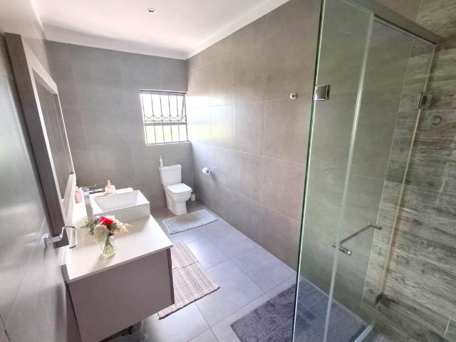 3 Bedroom House For Sale in Bedfordview