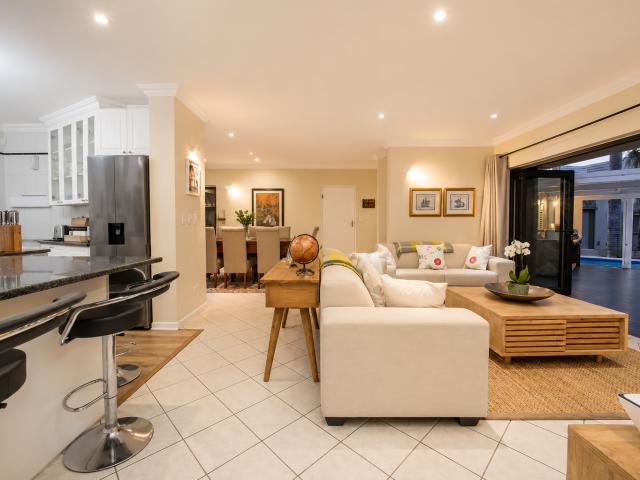 3 Bedroom House For Sale in Bedfordview
