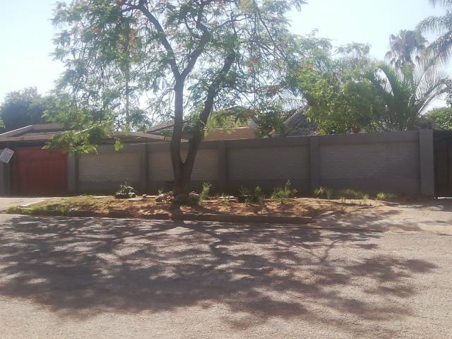 3 Bedroom House For Sale in Bela