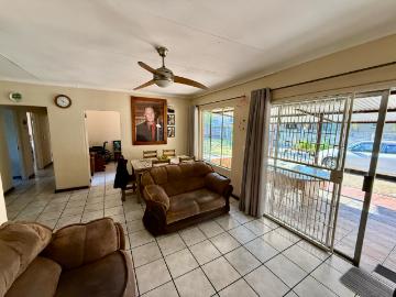 3 Bedroom House For Sale in Bela