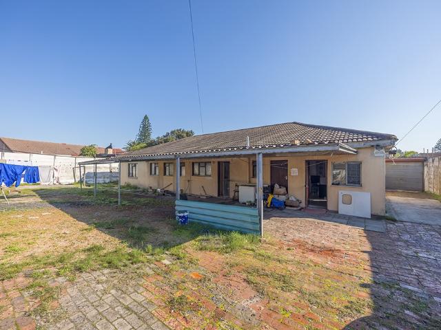 3 Bedroom House For Sale in Belhar