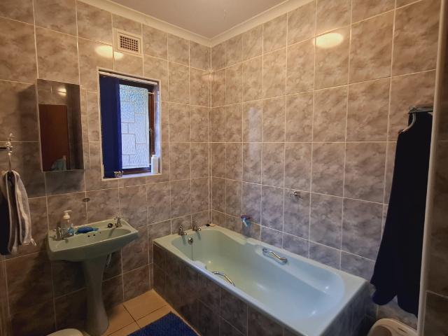 3 Bedroom House For Sale in Bellair