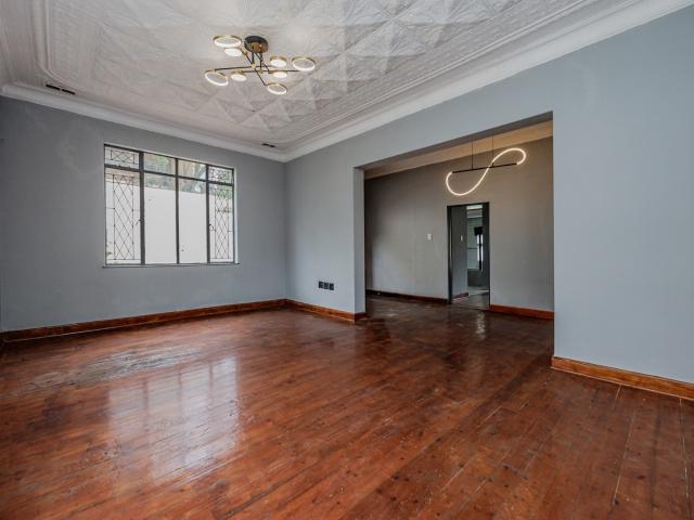 3 Bedroom House For Sale in Bellevue