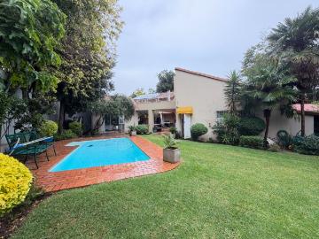 3 Bedroom House For Sale in Benmore Gardens