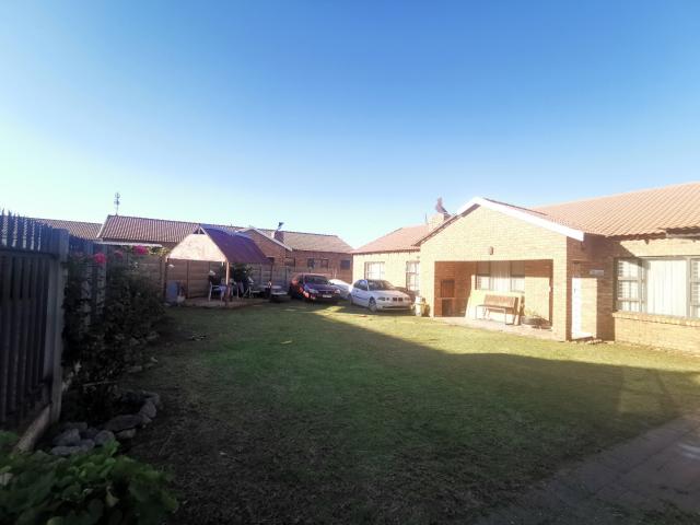 3 Bedroom House For Sale in Bergsig