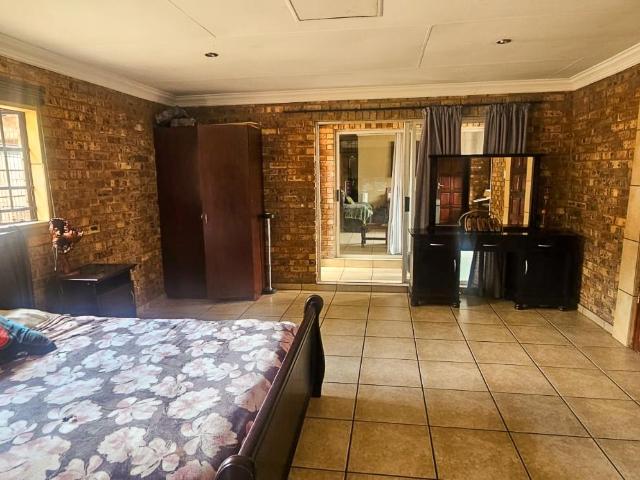 3 Bedroom House For Sale in Bester