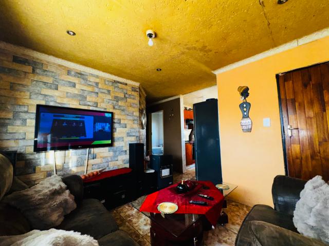 3 Bedroom House For Sale in Birch Acres