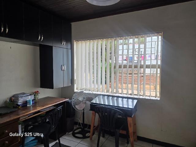 3 Bedroom House For Sale in Birch Acres